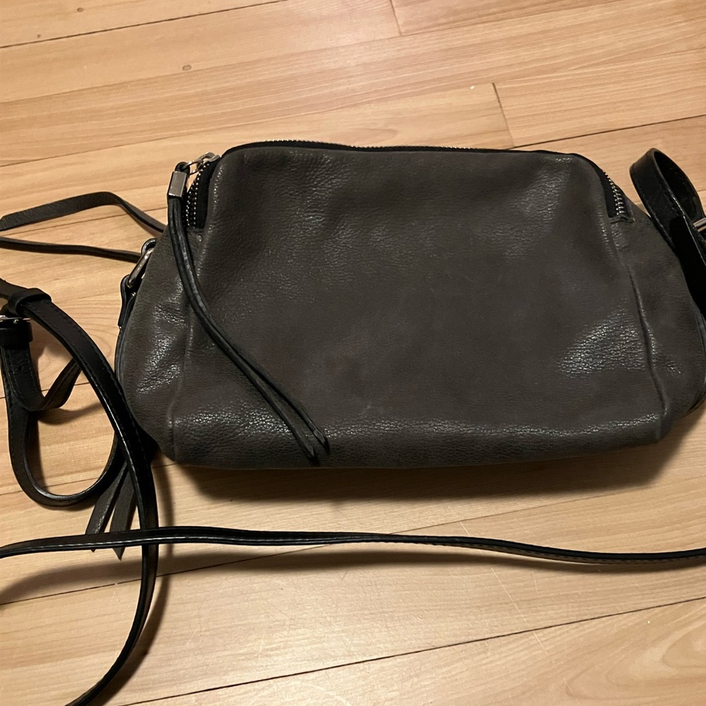 Elegant Leather Grey Crossbody Bag Made in Italy